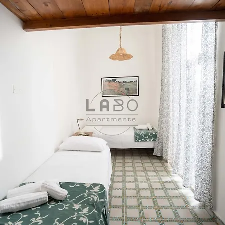 Appartement Eirene 2 *