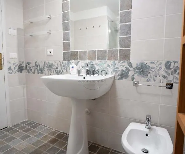 Eirene 2 דירה טרופאה